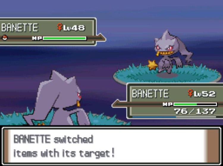 Taking the wild Banette’s held item. / Pokémon Platinum