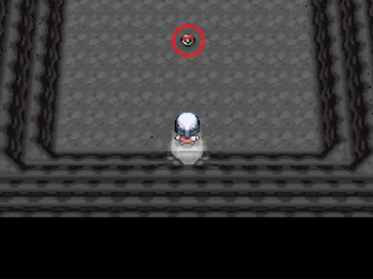 The Poké Ball item inside Rock Peak Ruins. / Pokémon Platinum