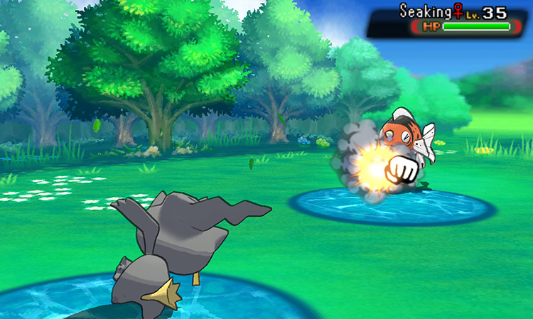 Banette uses Thief against a wild Seaking / Pokémon ORAS